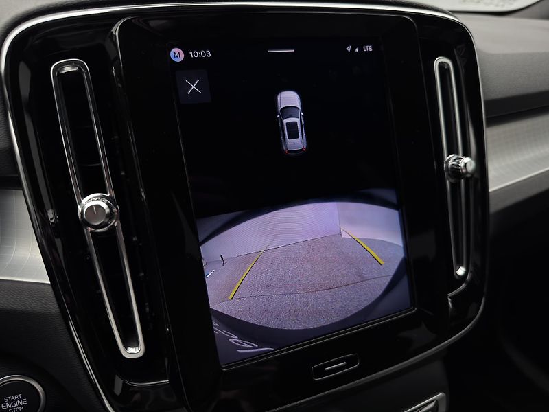 Volvo XC40 B4 DARK PLUS CZ REZERVACE - fotka 46 z 47