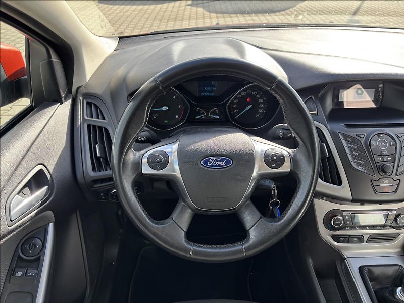 Ford Focus 1,6 TDCI 95k Trend - fotka 15 z 29