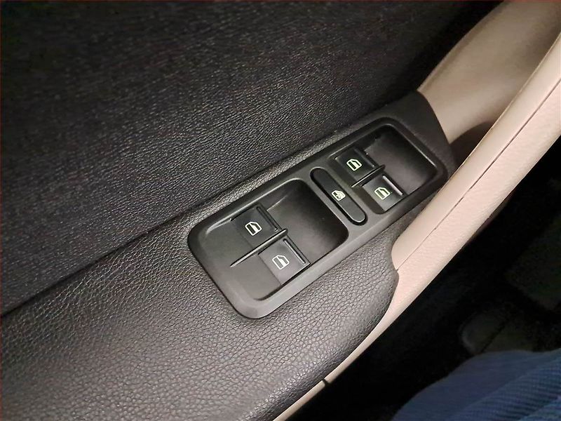 Škoda Yeti (2011) 2.0 TDI, 4X4, Xenony - fotka 19 z 19
