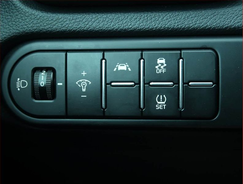 Kia Ceed (2021) Top 1.5 T-GDI, Serv.kniha - fotka 17 z 19