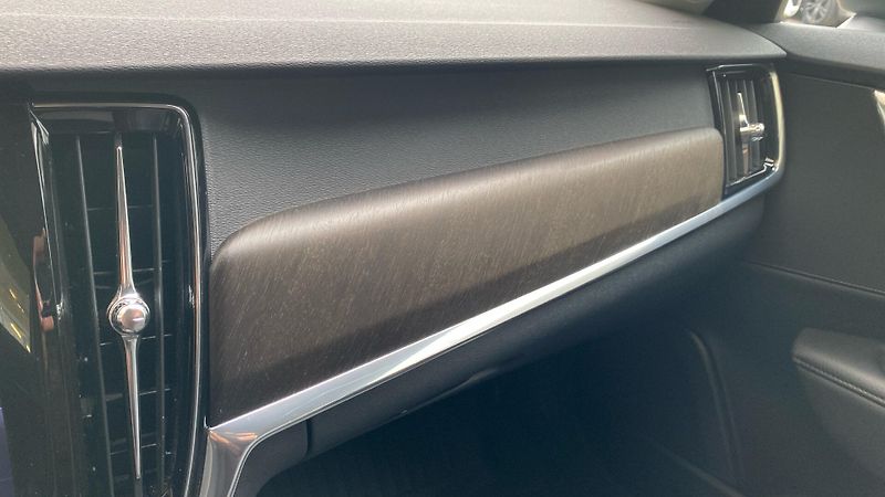 Volvo V90 Cross Country, D5 AWD Drive-E, - fotka 14 z 32