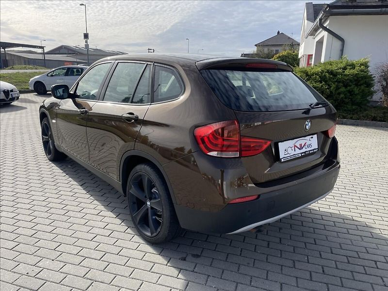 BMW X1 2,0 d X-Drive 130kw Xenon Klim - fotka 3 z 32