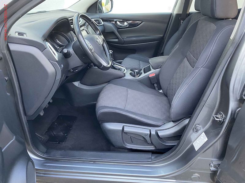 Nissan Qashqai (2015) 1.2 DiG-T, Acenta, panor - fotka 9 z 18