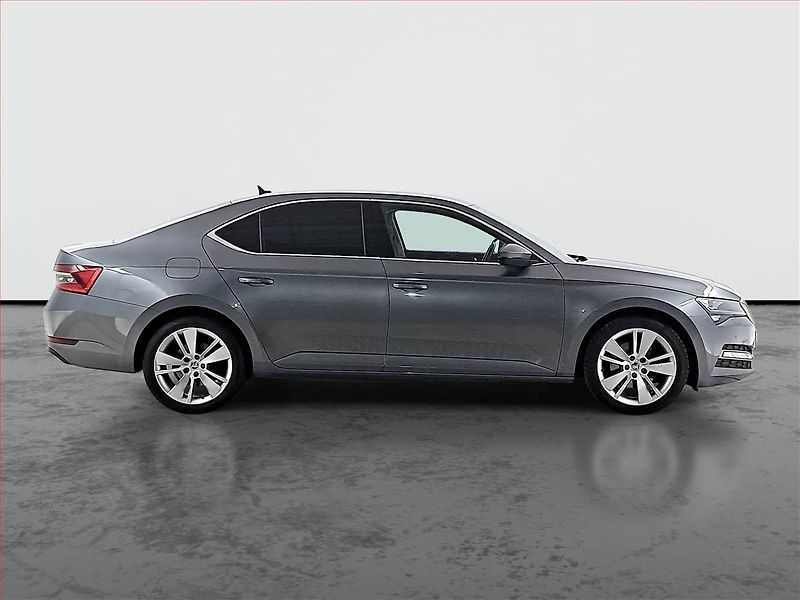 Škoda Superb (2022) 2.0 TDI - fotka 6 z 24