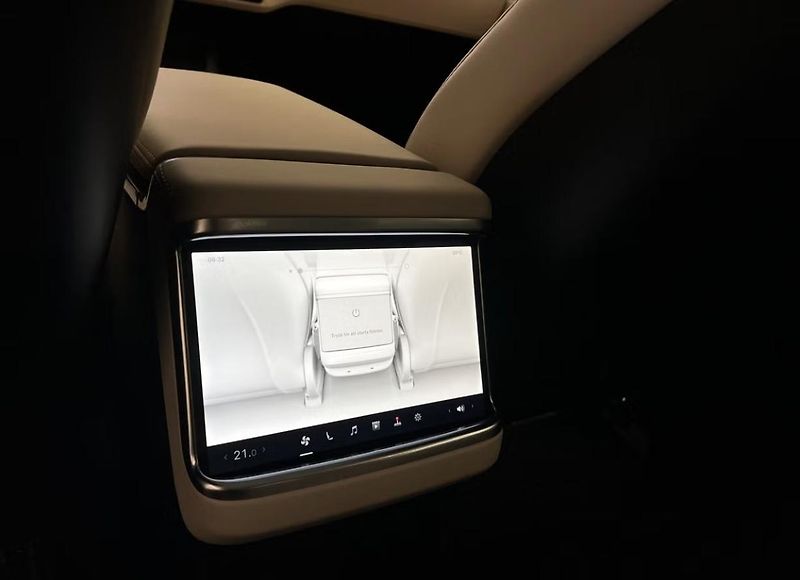 Tesla Model S LR AWD Kam Vzduch Panorama Taž - fotka 12 z 32