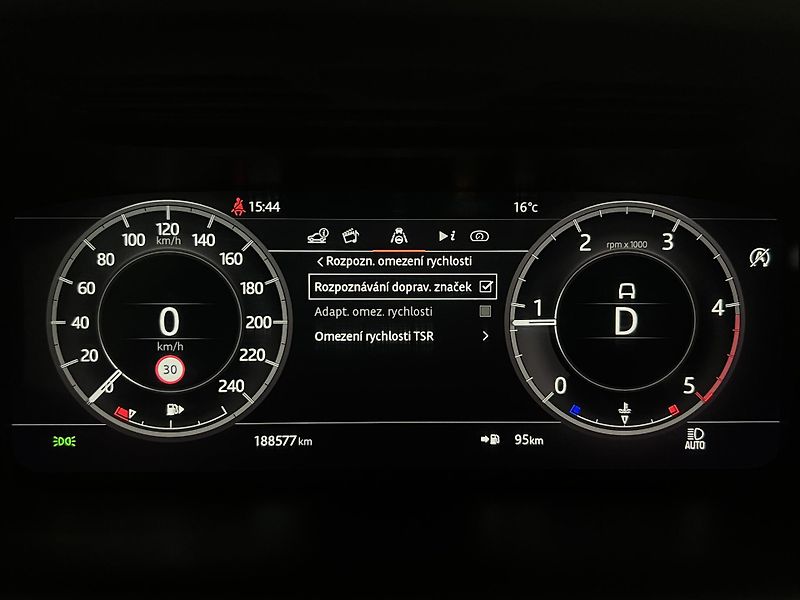 Land Rover Discovery Sport 2.0 TD4 AWD AUT CZ - fotka 26 z 41
