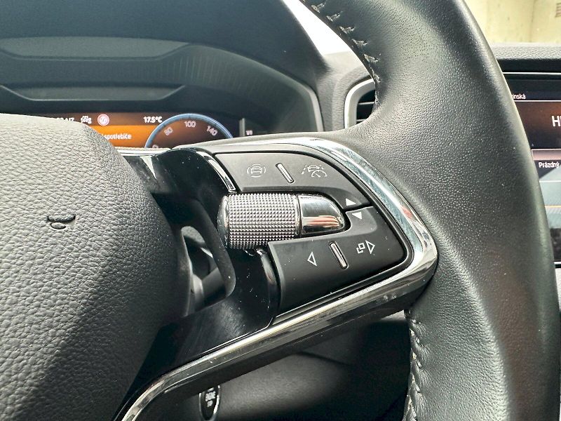 Škoda Karoq (2022) 1.0 TSI 81kW Style - fotka 11 z 23