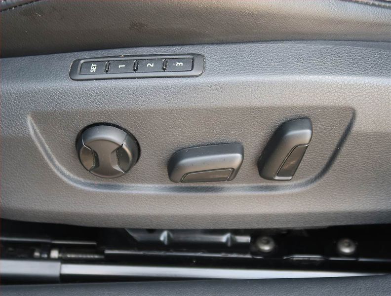 Škoda Superb (2018) 2.0 TDI, Automat, Kůže, Navi - fotka 21 z 26