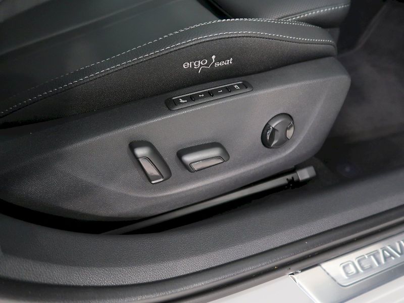 Škoda Octavia (2026) EXCLUSIVE 2.0TDI 110KW DSG PAN - fotka 15 z 48