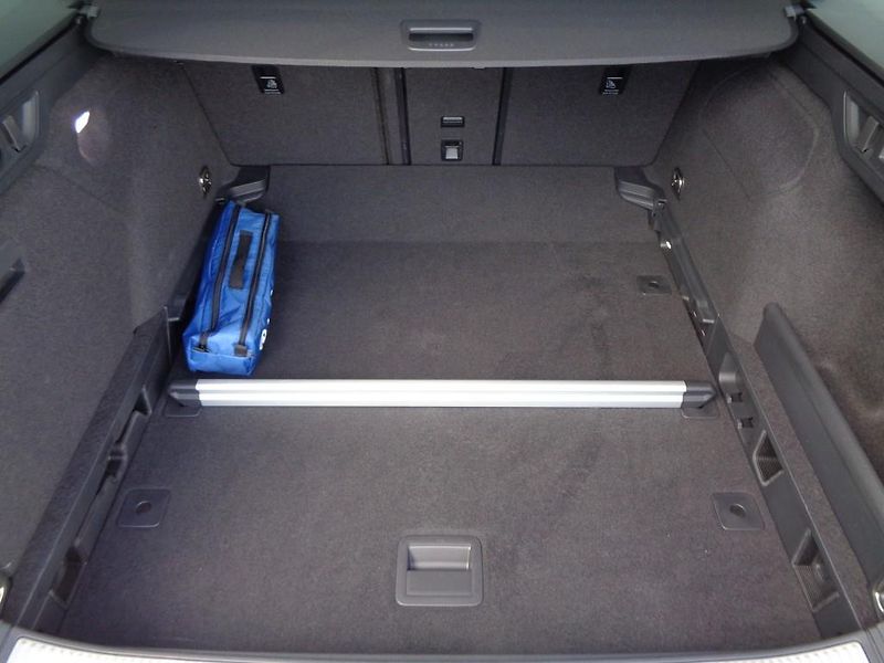Volkswagen Passat BUSINESS 2.0 TDI DSG 110 KW VA - fotka 28 z 30