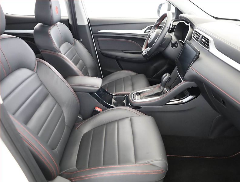 MG ZS (2024) Luxury 1.0 Turbo, Automat - fotka 7 z 21