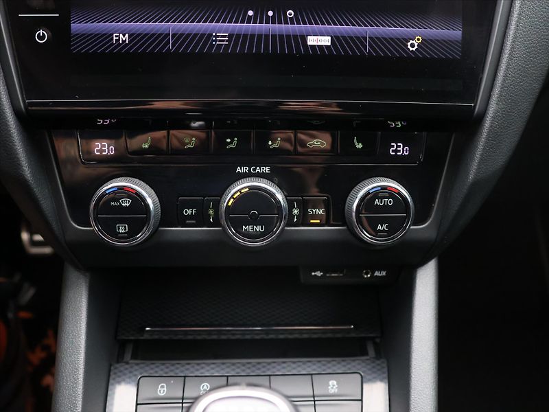 Škoda Octavia RS 2,0 TDI 135kW Aut.klima Nav - fotka 21 z 31