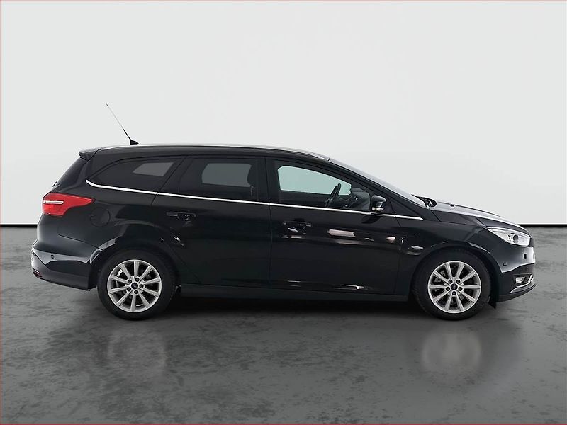Ford Focus (2016) 2.0 TDCi, ČR,1.maj, Xenony - fotka 6 z 22