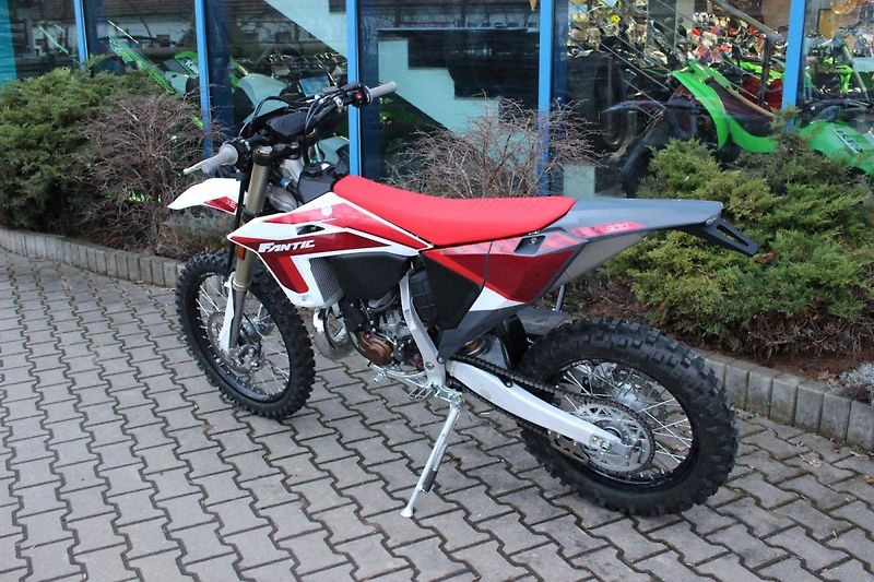 Fantic (2024) XE 300 2T INJECTION  NOVINKA 2 - fotka 10 z 11