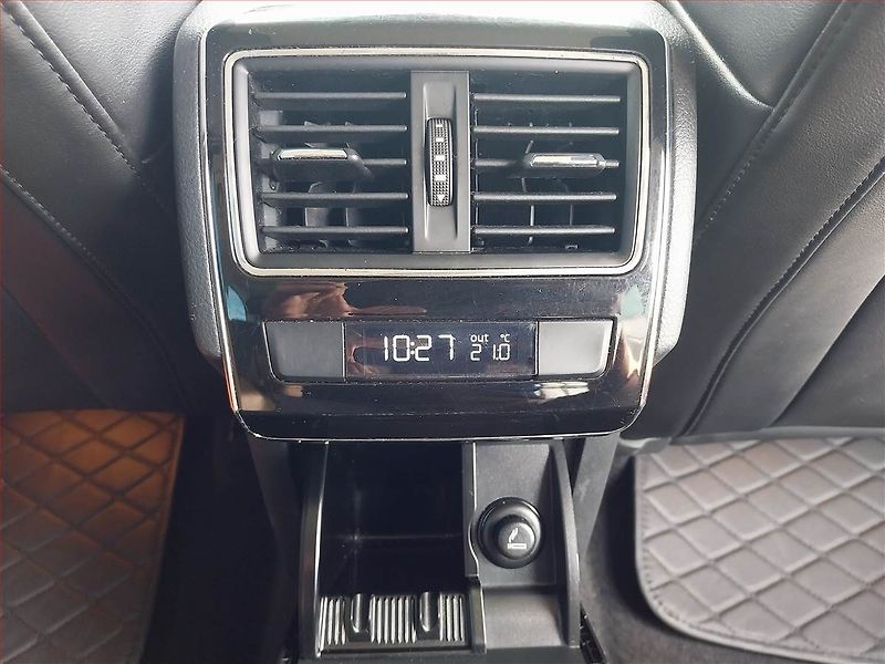 Škoda Superb (2015) 1.6 TDI, Kůže, Bi-Xenony - fotka 16 z 23