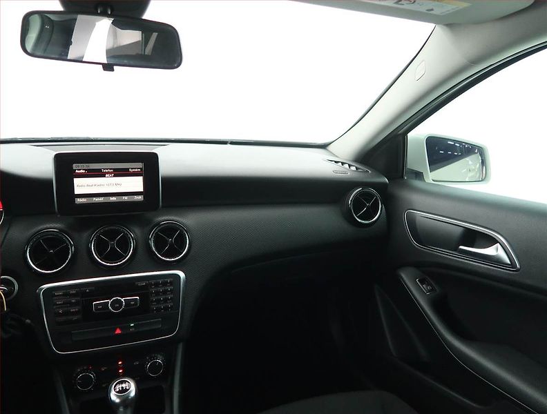 Mercedes-Benz Třídy A (2014) A 160 CDI, Serv.kniha - fotka 8 z 18
