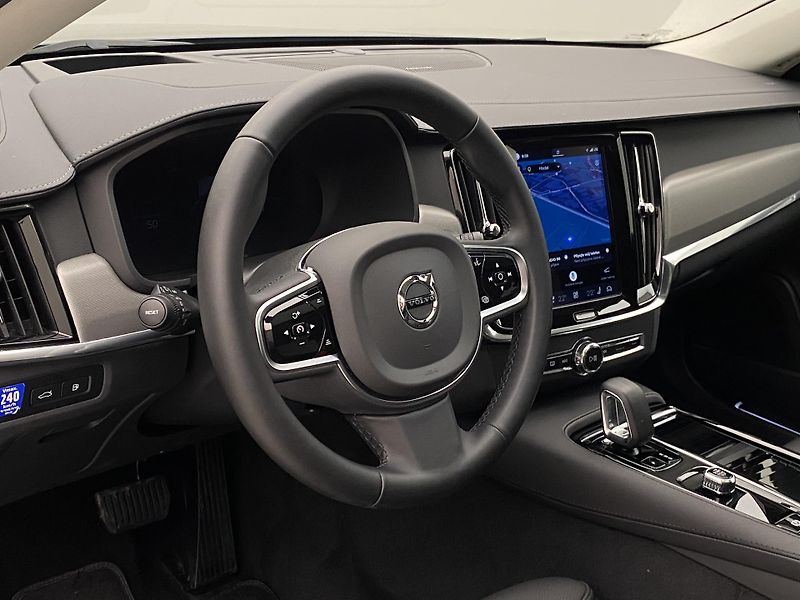 Volvo V90 T8 AWD RECHARGE DARK PLUS AUT - fotka 18 z 65