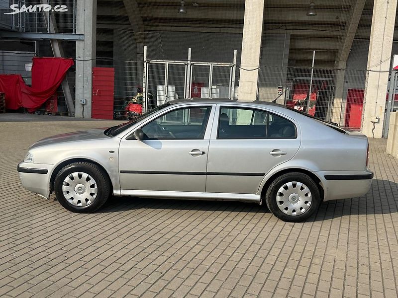 Škoda Octavia (2001) 1.9TDI, 66kw Automat - fotka 2 z 19