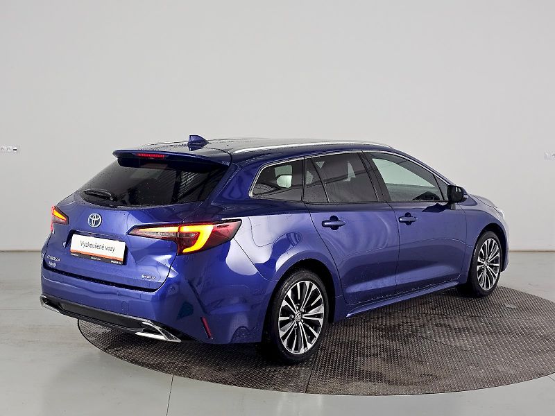 Toyota Corolla (2025) TS 1.8HEV 140k STYLE - fotka 2 z 31
