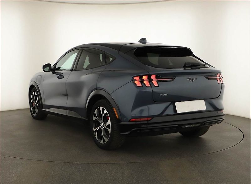 Ford Mustang Mach-E (2021) Standard Range AWD, SoH 95% - fotka 4 z 21
