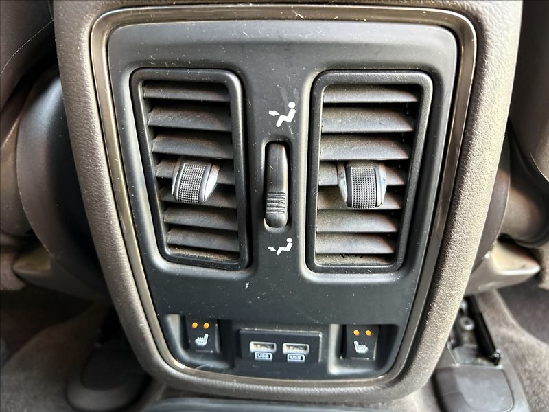 Jeep Grand Cherokee 3,0 CRD 184KW SUMMIT ČR.1.MAJ. - fotka 23 z 38