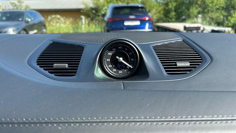 Porsche Cayenne (2026) E-Hybrid Coupé - fotka 27 z 30
