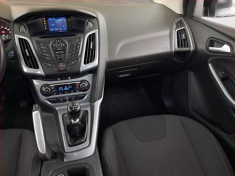 Ford Focus (2011) 1.6 TDCi, po STK, Tažné - fotka 8 z 15