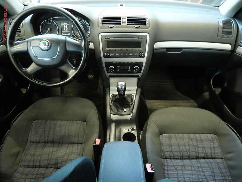 Škoda Octavia (2010) 2.0TDI, ČR, Klima - fotka 8 z 21
