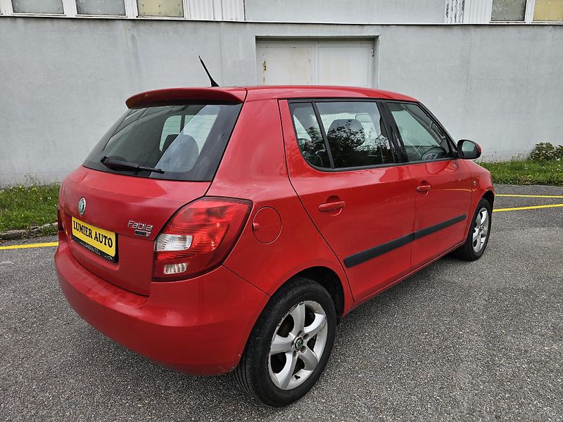 Škoda Fabia (2008) 2 1.2 HTP KLIMA - fotka 5 z 17