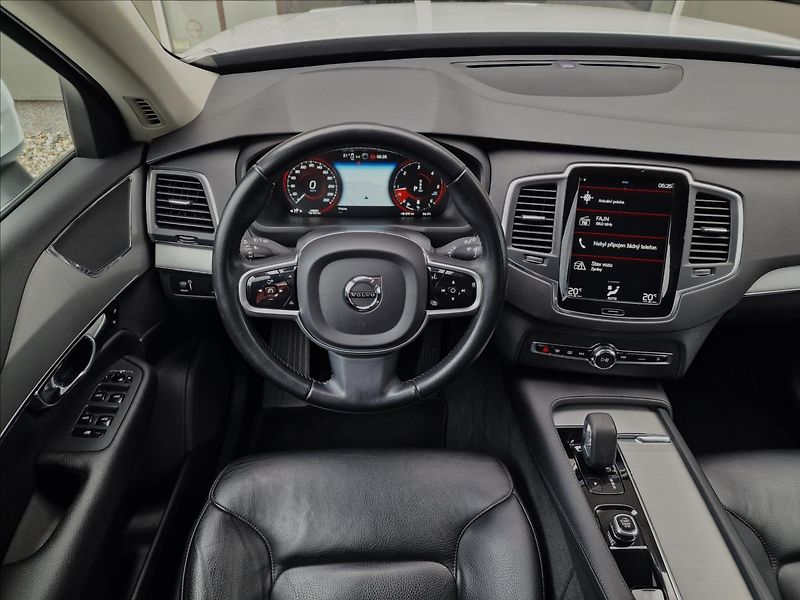 Volvo XC90 B5 AWD MomentumPro, 7-míst,ČR - fotka 12 z 50