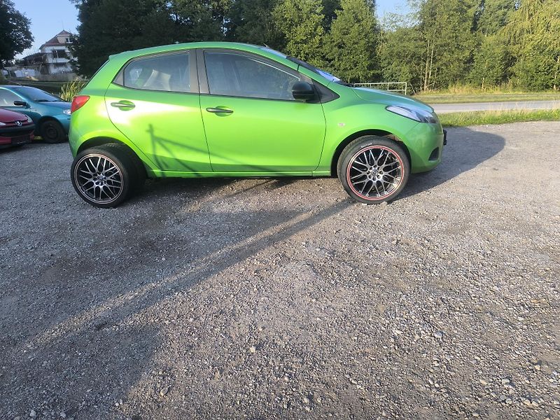 Mazda 2 KRÁSNÁ,SERVISKA,CENA,1.MAJITEL - fotka 4 z 21
