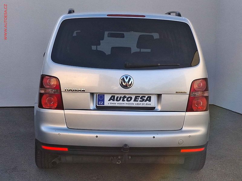 Volkswagen Touran (2007) 2.0 i, AAC, tempo - fotka 5 z 16