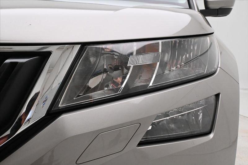 Škoda Kodiaq 2,0 TDI 110 kW DSG 4x4 Ambitio - fotka 29 z 31