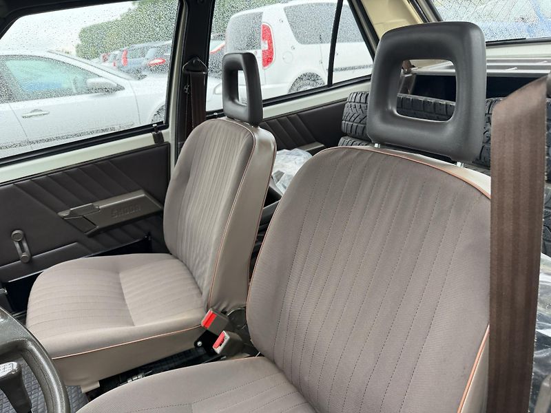 Škoda Favorit 135L - fotka 15 z 21