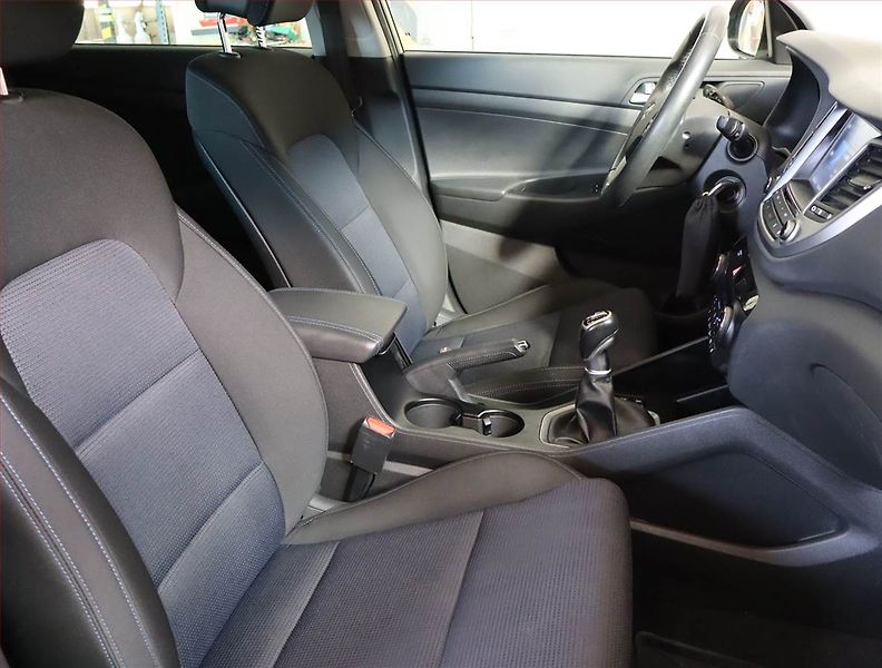 Hyundai Tucson (2016) 1.7 CRDi, Serv.kniha, Navi - fotka 9 z 18