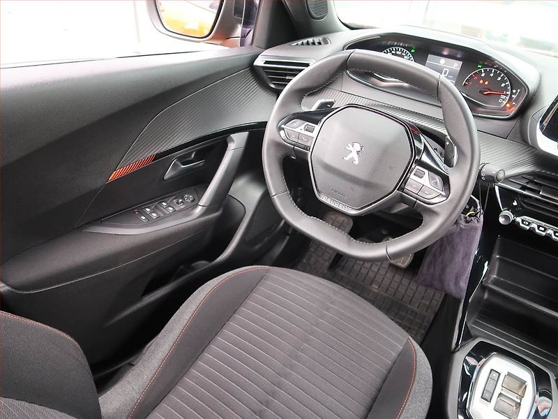 Peugeot 2008 (2023) 1.2 PureTech, Automat - fotka 7 z 18
