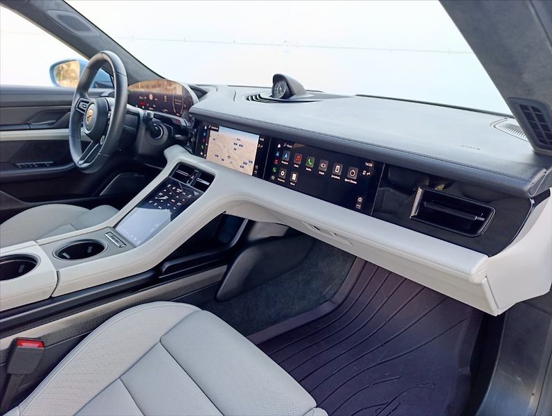 Porsche Taycan Turbo S 560kW Keramické Brzdy - fotka 26 z 47