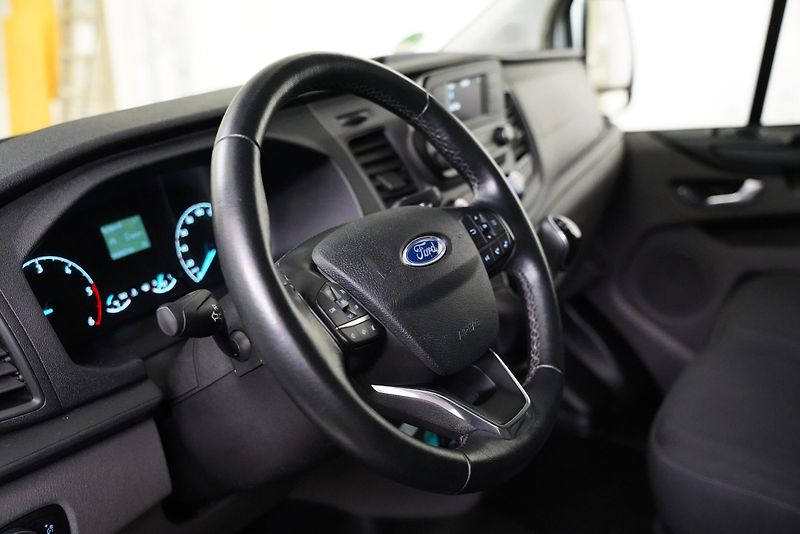 Ford Tourneo Custom - fotka 14 z 24