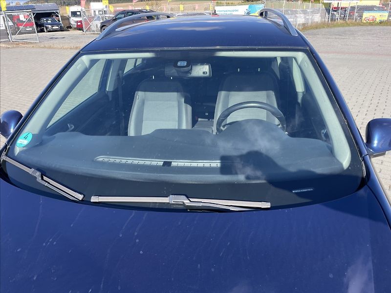 Volkswagen Golf 1,4 TSi 90kw DSG Comfortline G - fotka 27 z 44