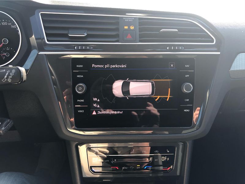 Volkswagen Tiguan 2.0 TDi DSG 7st. LIFE - fotka 19 z 28