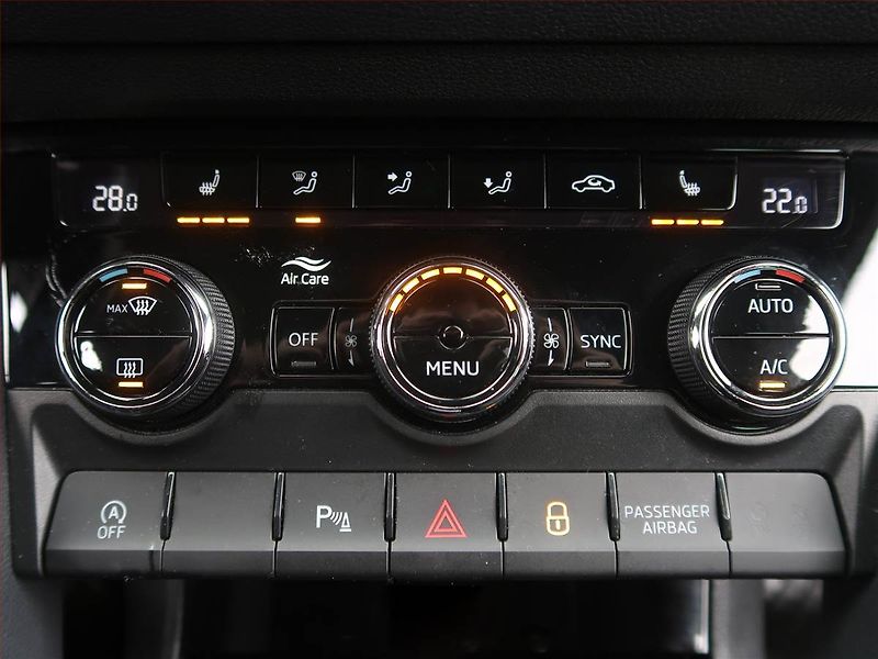 Škoda Karoq (2024) Fresh 2.0 TDI - fotka 18 z 22