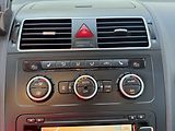 Volkswagen Touran (2012) 1.6TDi, DSG, parnor, navi - náhled 13