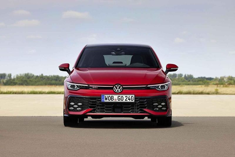 Golf je stále k mání ve verzích kombi, hatchback i GTI