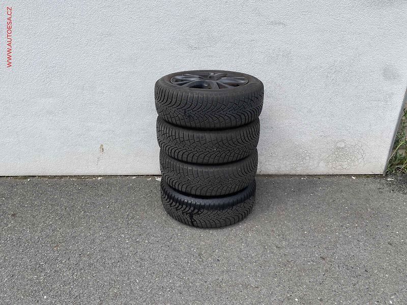 Volkswagen Golf (2017) 1.5 TSi, Sound, LED, navi, - fotka 18 z 18