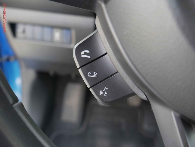 Suzuki Swift (2019) 1.0 Boosterjet, ČR, AC - fotka 16 z 18