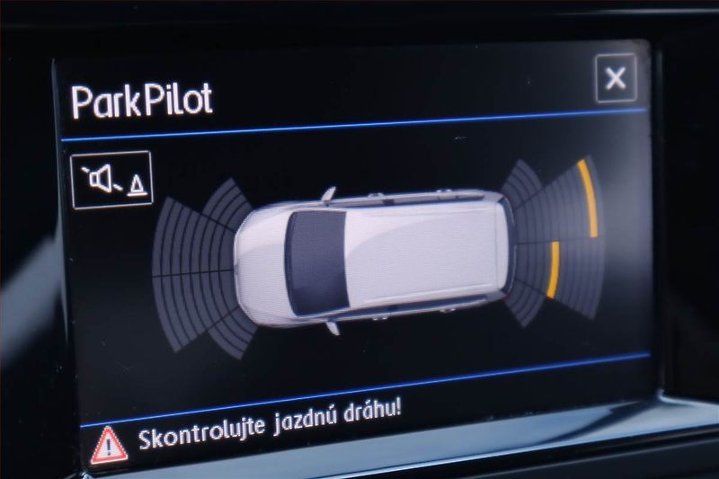 Volkswagen Touran (2017) 1.6 TDI, Serv.kniha, Tempomat - fotka 18 z 23