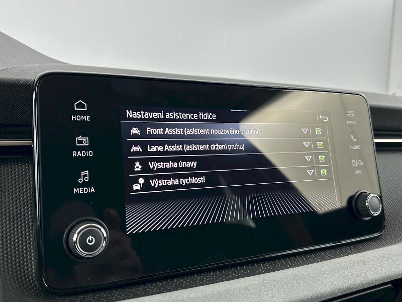 Škoda Kamiq (2025) 1.0TSI 85kW Top Selection - fotka 13 z 31