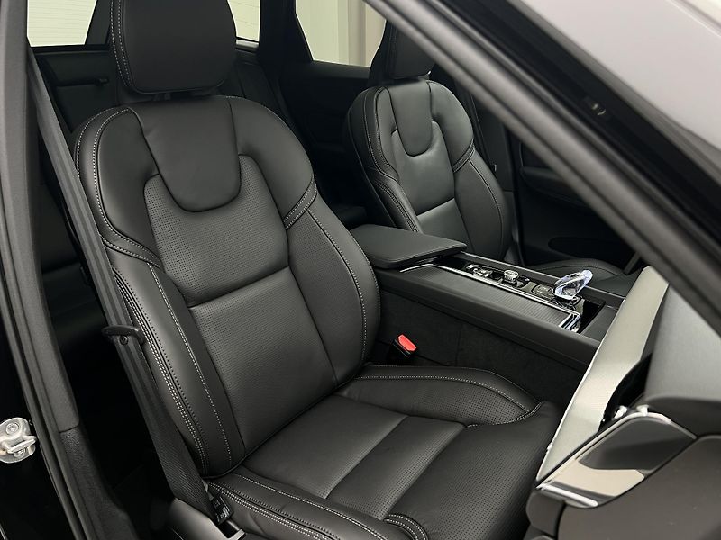Volvo XC60 (2026) T6 AWD PLUS BRIGHT AUT - fotka 25 z 51