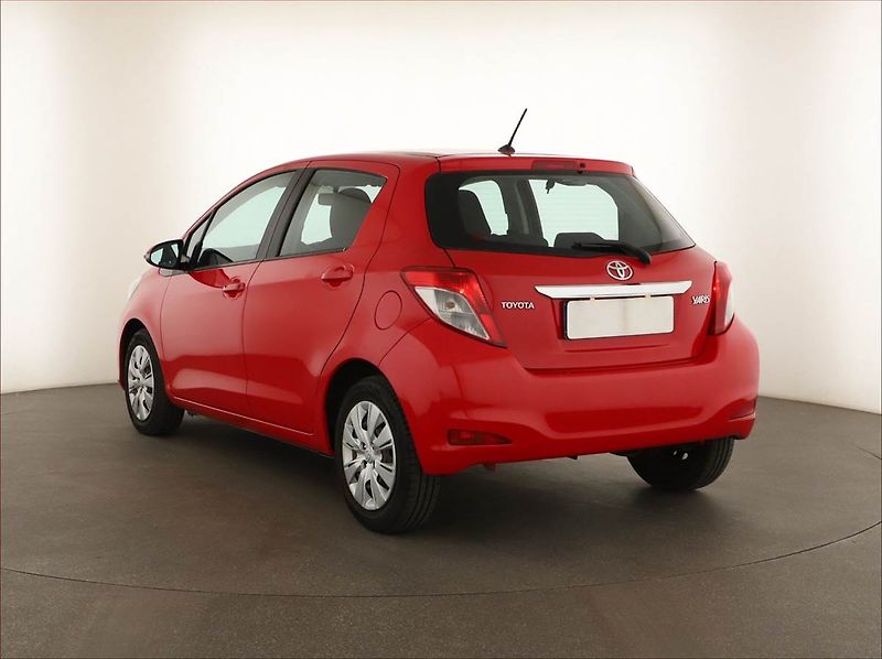 Toyota Yaris (2012) 1.33 Dual VVT-i, Automat - fotka 4 z 13