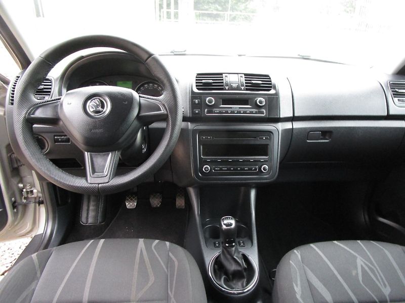 Škoda Fabia (2014) 1,2TSI-63KW-NOVÁ STK+OLEJ - fotka 9 z 19